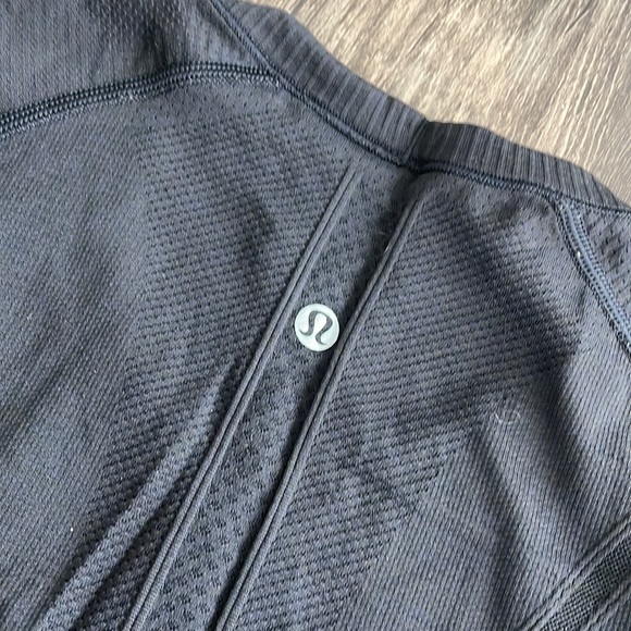 Lululemon Swiftly Tech Short Sleeve - Picture 5 of 7